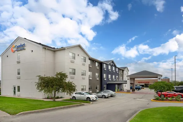 Photo 1 - Comfort Inn & Suites North Greenfield