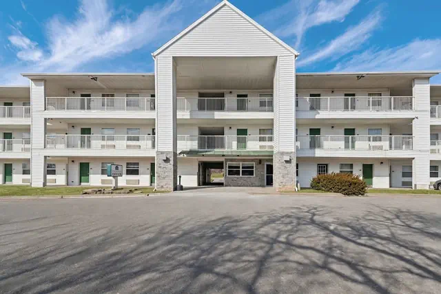 Photo 1 - Birch Hill Suites Kansas City – Independence