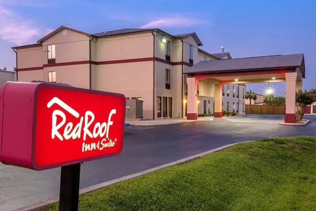 Photo 1 - Red Roof Inn & Suites Mobile SW – I-10