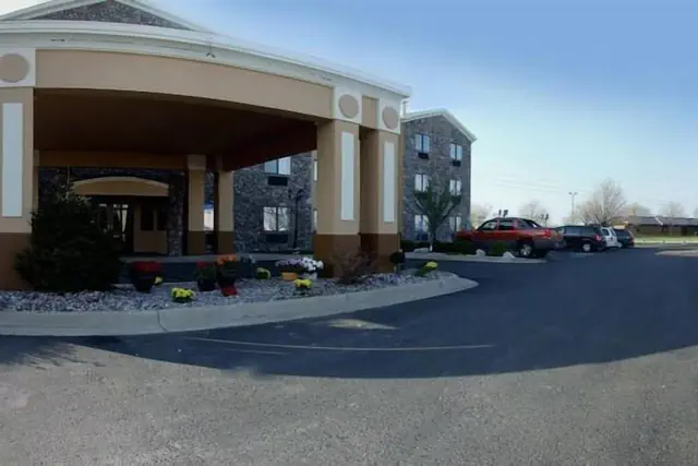 Photo 1 - Econo Lodge Inn & Suites Monroe