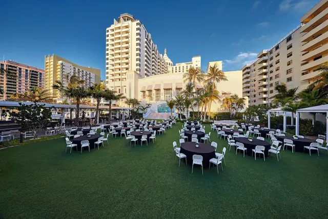 Photo 1 - Loews Miami Beach Hotel – South Beach