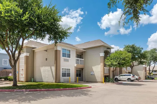 Photo 1 - Extended Stay America Suites Arlington