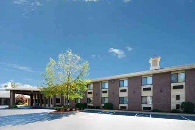 Photo 1 - Comfort Inn Mount Vernon Downtown