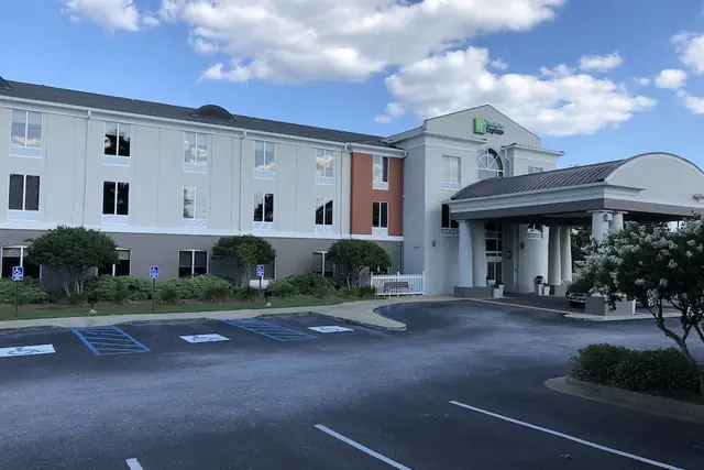 Photo 1 - Holiday Inn Express Hotel & Suites Auburn - University Area by IHG