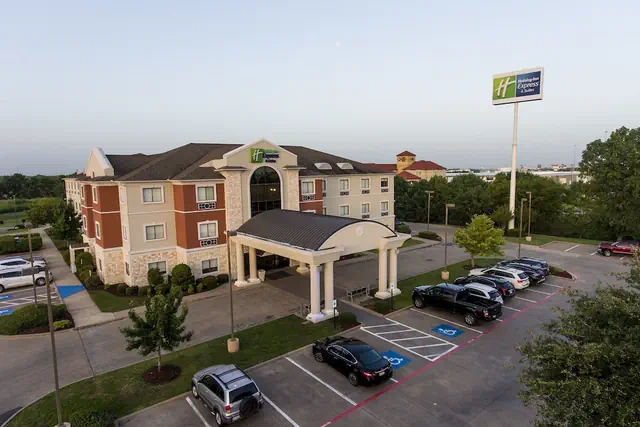 Photo 1 - Holiday Inn Express Hotel & Suites Mount Pleasant by IHG