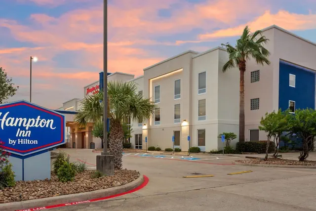 Photo 1 - Hampton Inn Houston-Pearland