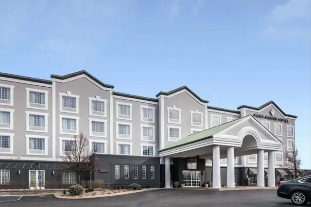Photo 1 - Park Manor Hotel
