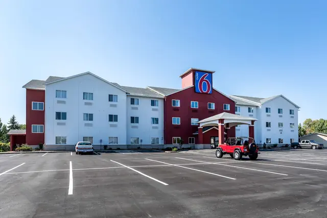 Photo 1 - Motel 6 Indianapolis, IN - Southport