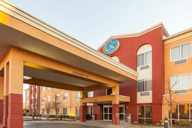 Photo 1 - Comfort Suites Tulsa Central