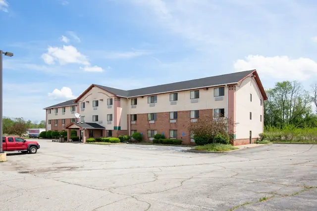 Photo 1 - OYO Hotel Portage I-94