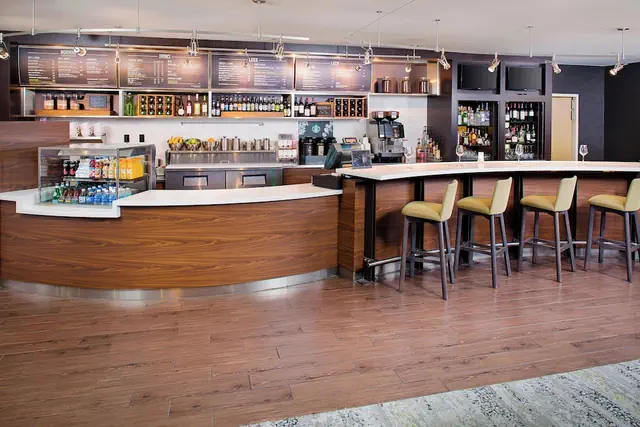 Photo 1 - Courtyard by Marriott Roanoke Airport
