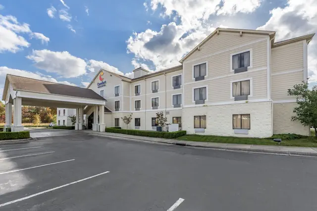 Photo 1 - Holiday Inn Express and Suites Morehead by IHG