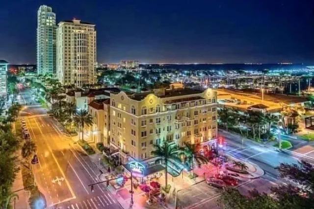 Photo 1 - Ponce De Leon Hotel