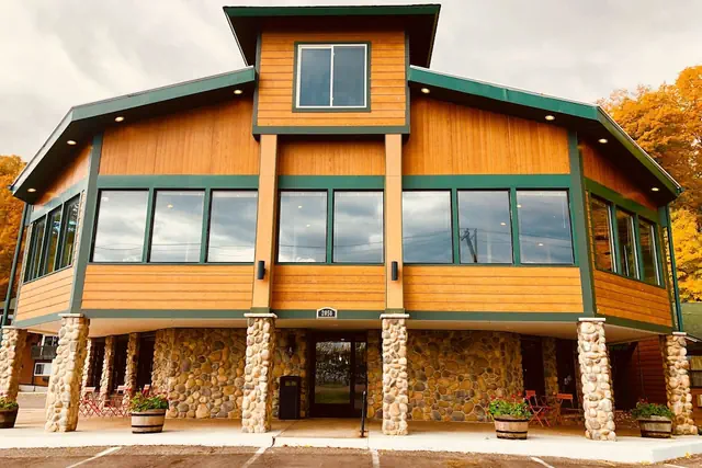 Photo 1 - Econo Lodge Lakeview
