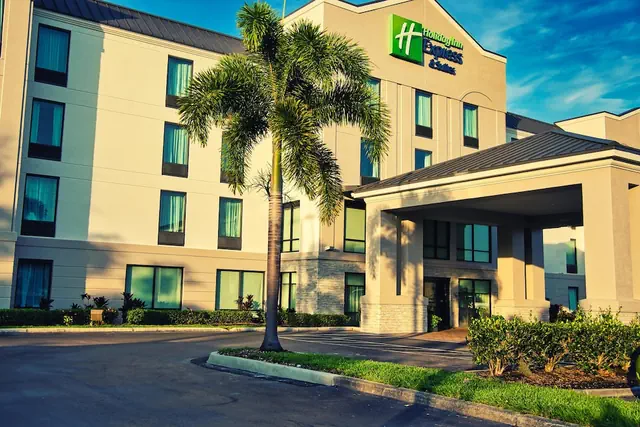 Photo 1 - Holiday Inn Express Hotel & Suites Tampa Northwest - Oldsmar by IHG