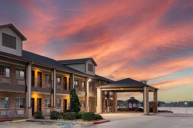 Photo 1 - Best Western Lake Conroe Inn
