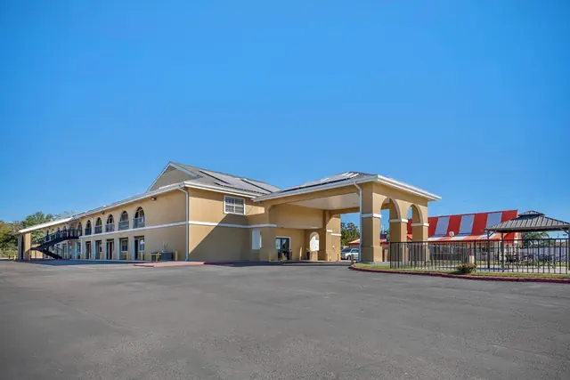 Photo 1 - Red Roof Inn Canton, TX