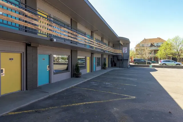 Photo 1 - Bel Aire Motel