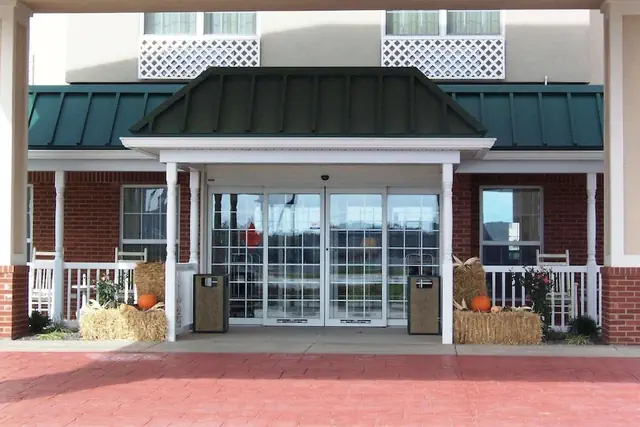 Photo 1 - Country Inn & Suites by Radisson, Effingham, IL