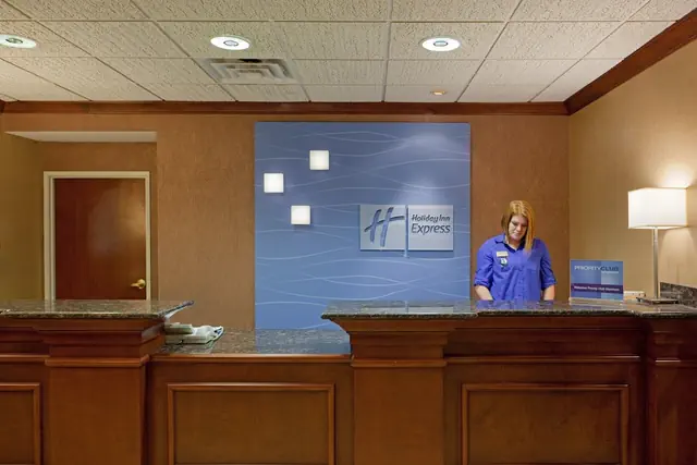 Photo 1 - Holiday Inn Express Hotel & Suites Manchester Airport by IHG
