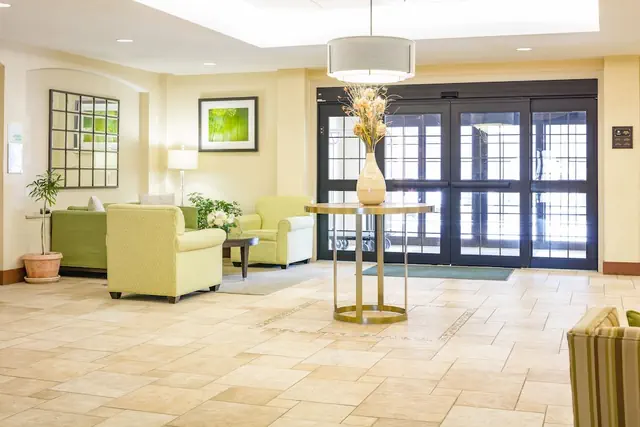 Photo 1 - Holiday Inn Manchester Airport by IHG