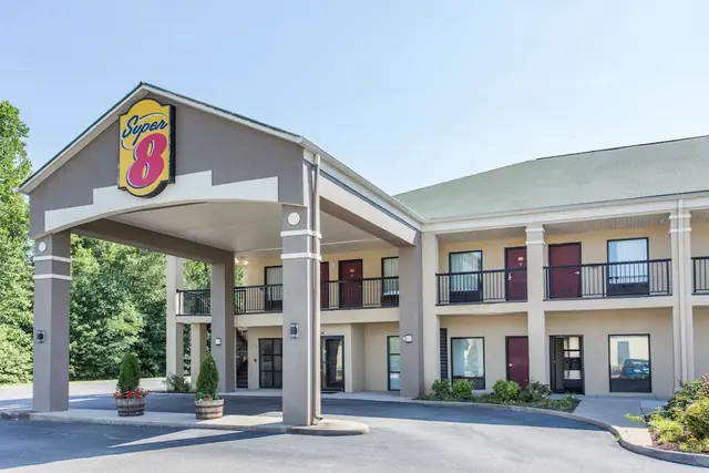 Photo 1 - Super 8 by Wyndham Petersburg