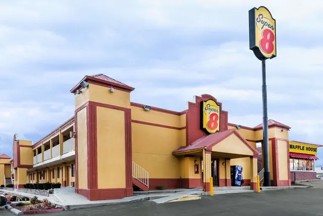 Photo 1 - Super 8 by Wyndham Indianapolis/Southport Rd