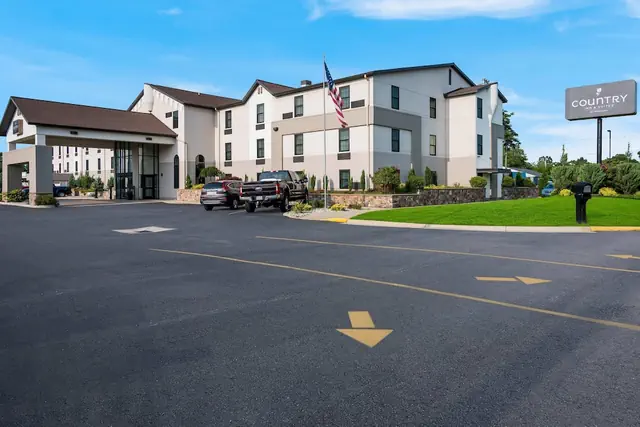 Photo 1 - Country Inn & Suites by Radisson, Grandville-Grand Rapids West, MI
