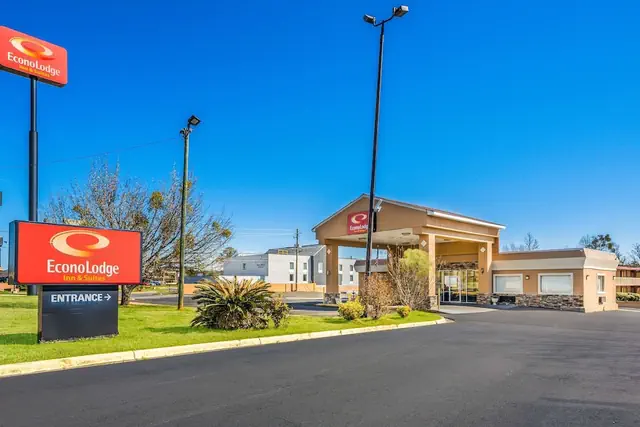 Photo 1 - Econo Lodge  Inn & Suites Macon West