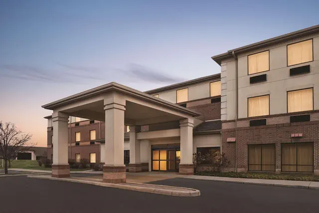 Photo 1 - Country Inn & Suites by Radisson, Dayton South, OH