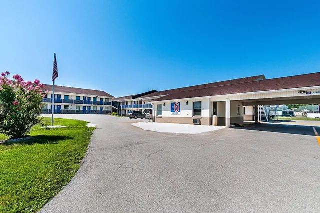 Photo 1 - Motel 6 Charles Town, WV