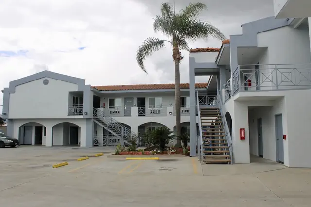 Photo 1 - Crescent Inn