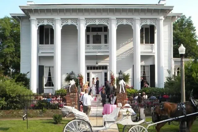 Photo 1 - Shadowlawn Bed & Breakfast