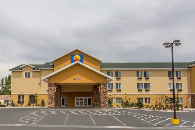 Photo 1 - Comfort Inn & Suites Vernal - National Monument Area
