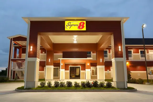 Photo 1 - Super 8 by Wyndham Carrizo Springs