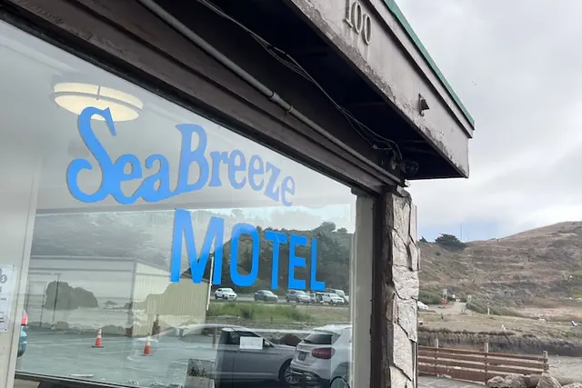 Photo 1 - Sea Breeze Motel
