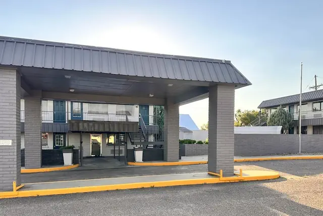 Photo 1 - Motel 6 Borger, TX – Boom Town