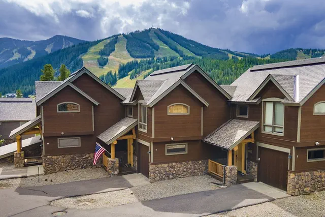 Photo 1 - Antler Way At Lakota.... 3 Bedroom Townhouse by RedAwning