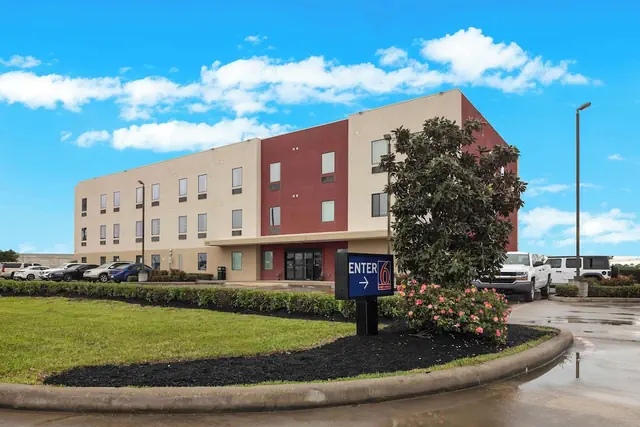 Photo 1 - Studio 6 Suites Texas City, Tx – I-45 South