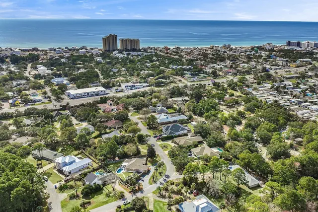 Photo 1 - The Beachy House 27 Sandestin Estates