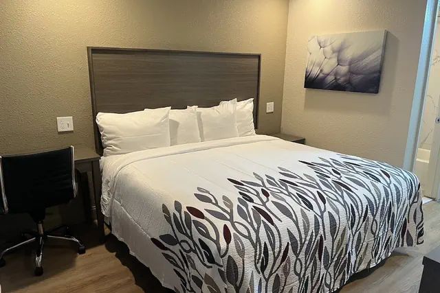 Photo 1 - Red Roof Inn Haltom City
