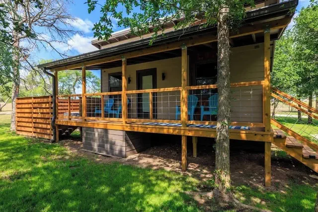 Photo 1 - Bluebonnet Waterfront Cottage With Hot Tub