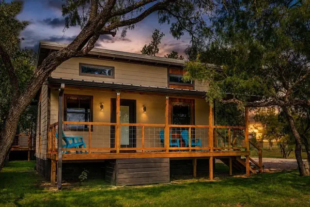 Photo 1 - Paintbrush Waterfront Cottage