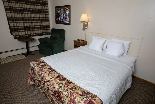 Photo 1 - Economy Hotel Covington