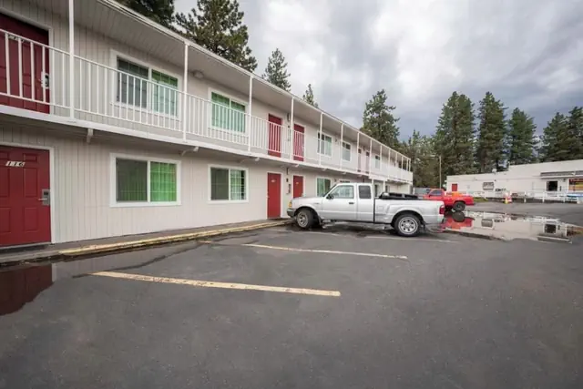 Photo 1 - Budget Inn Bend