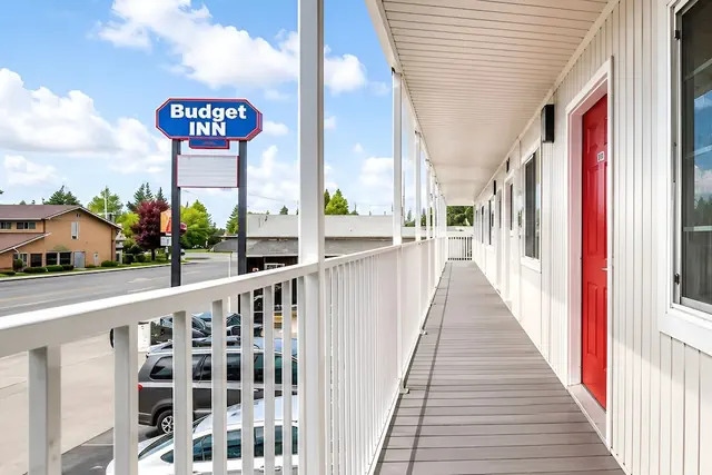 Photo 1 - Budget Inn Bend