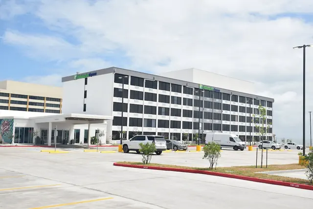 Photo 1 - Holiday Inn Express Corpus Christi – Beachfront by IHG