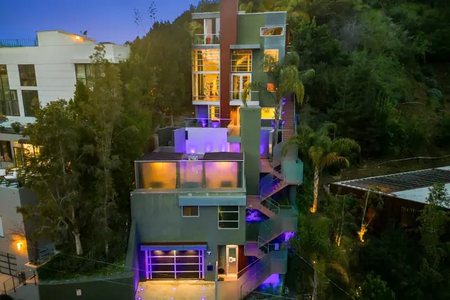 Photo 1 - The Gallery by Avantstay Luxe Hollywood Artists Home + Pool, Private Elevator