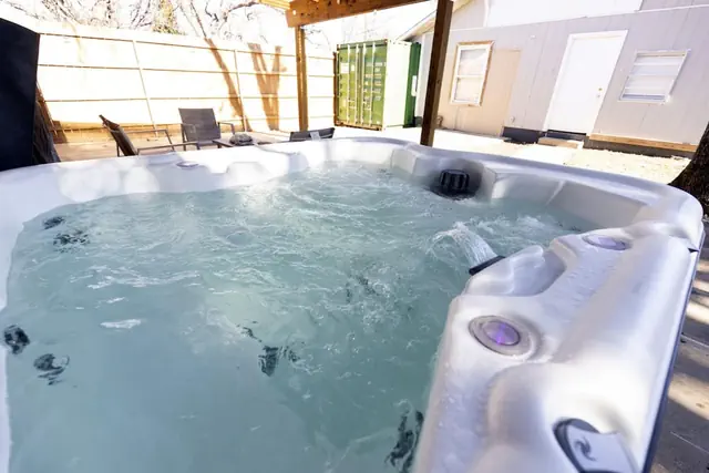 Photo 1 - Rare Exclusive Retreat Private Hot Tub King Bed