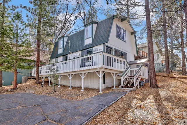 Photo 1 - Pinewood INN #2093